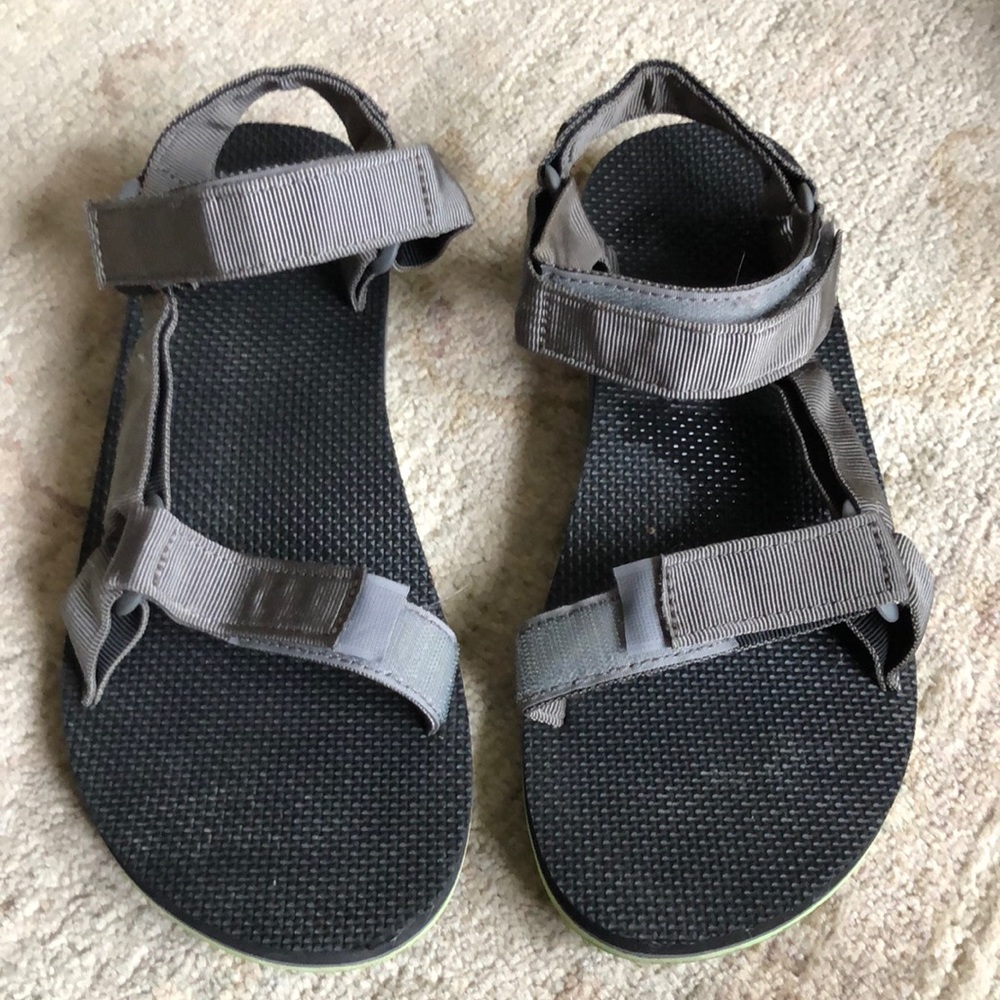 Teva Sandals Men Size 11 EF03113L Grey Water Outdoor